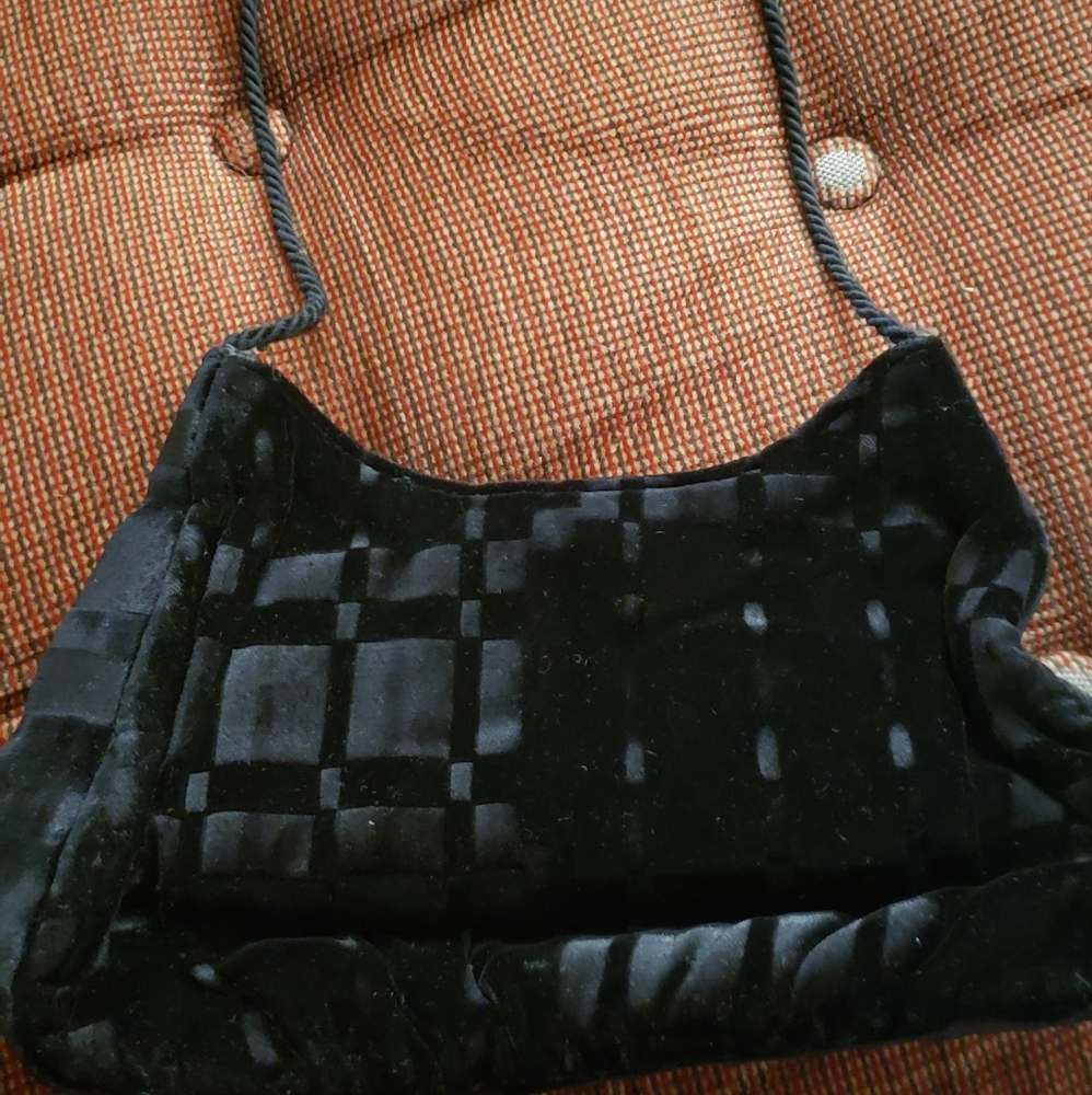 Unbranded black velvet evening bag with strap